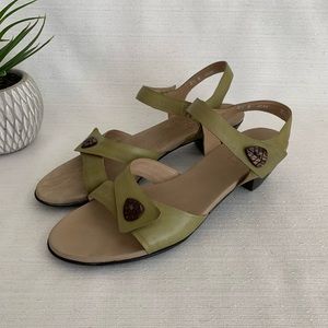 Munro Sage Green Leather Comfort Slingback Low Heel Sandals Women’s 8.5N